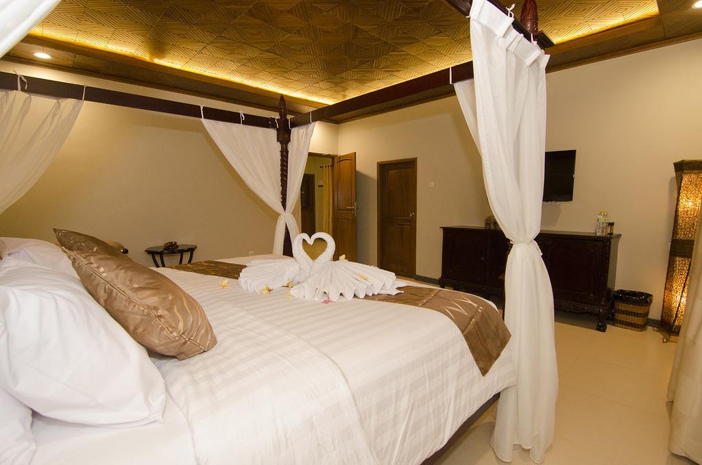 Syailendra Hotel Syariah Джепара Номер фото