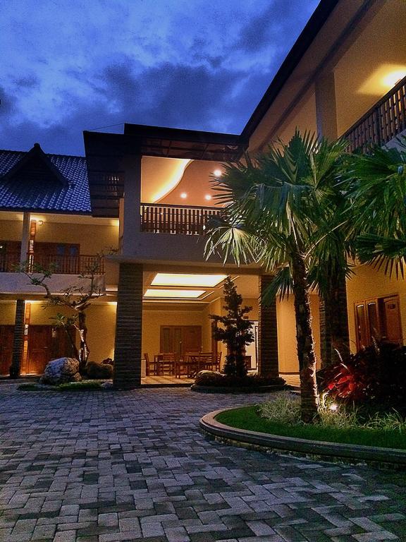 Syailendra Hotel Syariah Джепара Экстерьер фото